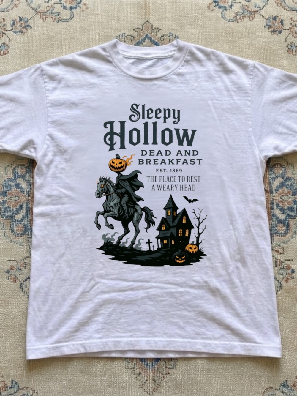 Sleepy Hollow Dead And Breakfast Headless Horseman Halloween Vintage T-Shirt